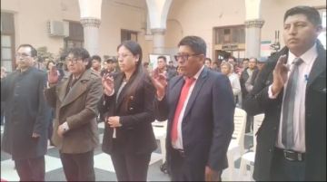 Alcalde Llally posesiona a cuatro secretarios en el municipio