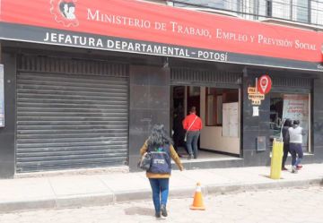 Instan a profundizar atención a menores que trabajan en Potosí