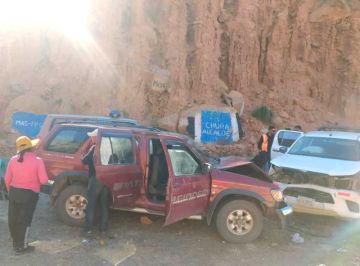 Colisión de vehículos ocasiona seis heridos en la Cueva del Diablo