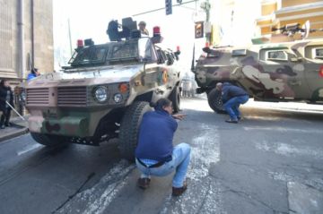 Enfrentamientos en Plaza Murillo.