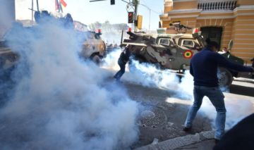 Enfrentamientos en Plaza Murillo.