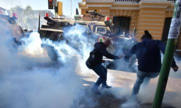 Enfrentamientos en Plaza Murillo.