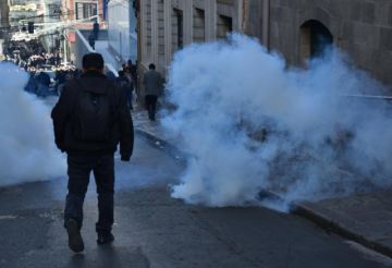 Enfrentamientos en Plaza Murillo.