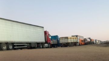 Bloqueo en la ruta La Paz-Oruro: Pobladores de Caracollo protestan por proyecto vial
