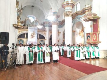 Centellas insta a que no haya sacerdotes indiferentes de la realidad de Bolivia