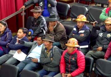 Anuncian masificación del bloqueo en la vía Potosí Sucre