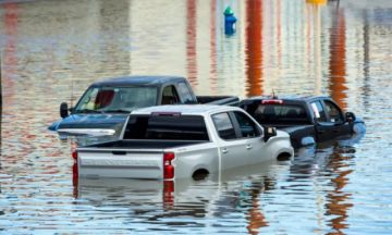 El paso de la tormenta tropical Beryl deja 4 muertos en Texas y causa un apagón masivo
