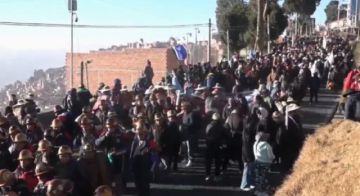 Organizaciones afines a Arce se movilizan en la “Marcha por la Democracia”