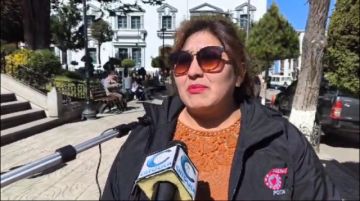 Trabajadores de la prensa recolectan ropa abrigada para los necesitados