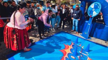 Cada mes ahorristas de Banco Unión ganan 5 mil bolivianos sin dejar de lado a ningún departamento del país. 