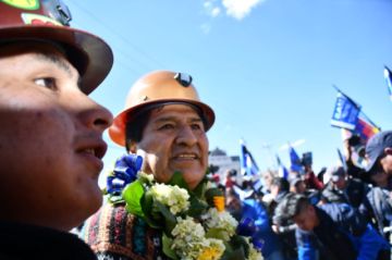 Tras enfrentamientos en El Alto proclaman a Evo Morales 