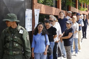 España pide las actas “mesa por mesa” para certificar el resultado electoral en Venezuela
