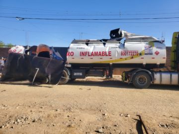 Cisterna que se incendió en la ciudad de Cochabamba no pertenece a YPFB, asegura la estatal petrolera 