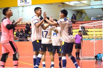 El potosino Córdova es líder de futsal