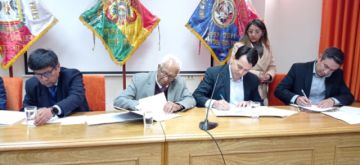 La UATF y Minera Alcira firman convenio de cooperación