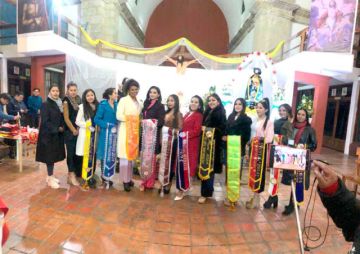 Estuvieron presentes las finalistas que representan a una veintena de fraternidades.