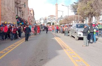 Trabajadores demandan que se frene la inflación y medidas contra la crisis