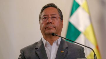 Arce presenta cuatro preguntas para el referéndum al Tribunal Electoral