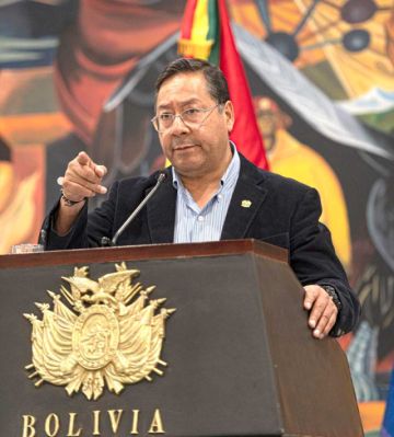 Arce va por la vía de decreto para convocar al referéndum