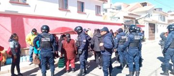Ratifican prohibición de filas anticipadas para venta de puestos