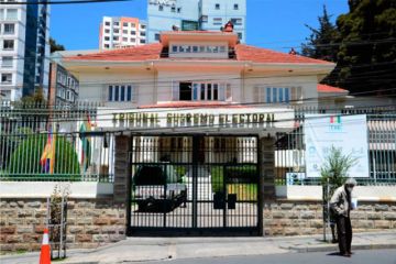 TSE analiza las preguntas de Arce para el referendo