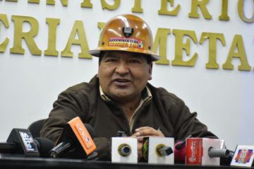 El ministro Santos confirmó que el “Complejo Siderúrgico del Mutún”, obra encarada por esta cartera de Estado, será entregada oficialmente por el gobierno el mes de septiembre,