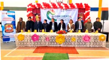 Más de 300 participan en encuentro distrital educativo en Potosí 