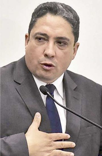 ¿Héctor Arce Zaconeta renunció a su cargo?