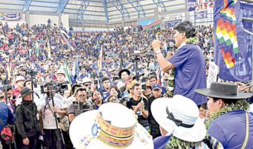 AMPLIADO. El expresidente Evo Morales, durante el evento de sus seguidores en Villa Tunari.