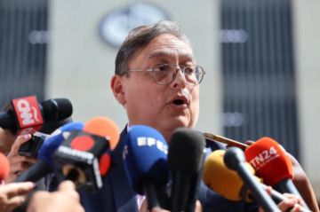 La defensa de González Urrutia entrega un documento para la presunción de inocencia del opositor