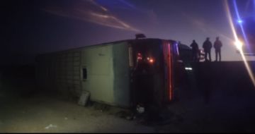 Tragedia en Colchani: Vuelco de bus deja a cuatro heridos, entre ellos dos niños