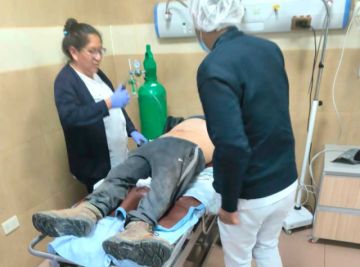 Choque frontal entre auto y camión deja dos muertos 