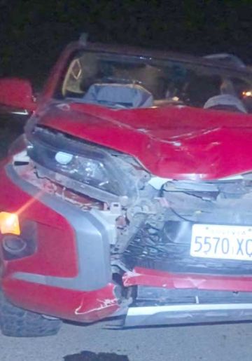 Chofer muere tras sufrir  dos accidentes seguidos,  su familia está malherida