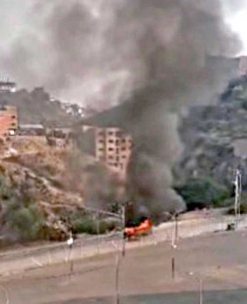 Una fuga de gasolina provoca incendio de minibús en Sucre