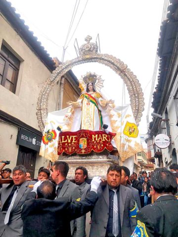 Le piden a la Virgen de La Merced unidad para Bolivia
