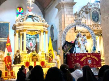 Virgen del Rosario salió en procesión en Potosí para bendecir hogares