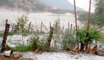 Granizada causa daños en poblado de Azurduy