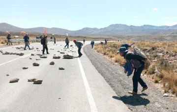 Bloquean en el norte potosino pero  no se  frenan viajes a Oruro y La Paz