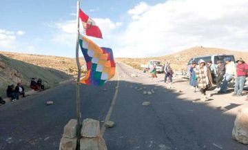 Bloqueos de caminos se limitan  solamente al norte de Potosí