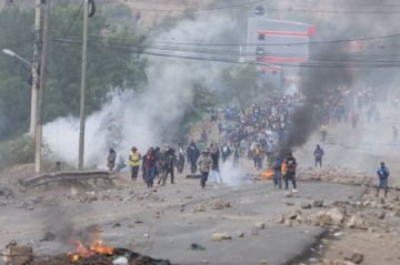 Retoman el bloqueo en Parotani y la Policía reporta varios efectivos heridos por dinamita