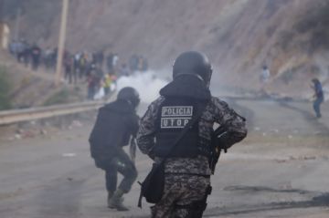 En medio de conflictos, Gobierno aprueba “reconocimiento económico al esfuerzo” para policías