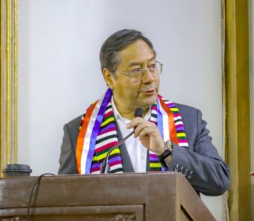 Arce asegura pronta normalización de combustibles y precios de alimentos