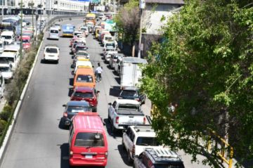Alertan que crisis de combustible en Bolivia seguirá en 2025 si no hay reacción inmediata
