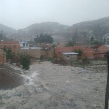 Lluvias y granizo anegaron cultivos en el norte de Potosí
