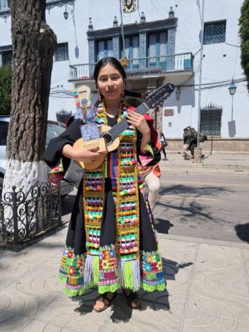 Brenda Michelle Olivera Berazain, ganó el Charango de Oro en la Categoría Pre-Juvenil