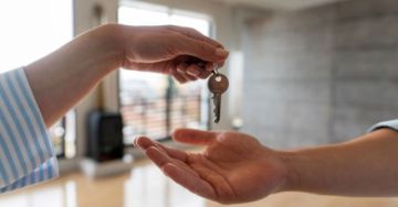 Crisis económica pone en riesgo a inquilinos: Comercios y familias al borde del cierre y de la calle