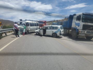 Colisión frontal en la carretera Potosí-Porco deja heridos 