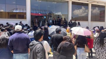 Como las pruebas estaban previstas para que comiencen desde temprano, ya había un grupo de postulantes que estaba a punto de dar la prueba.