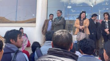Como las pruebas estaban previstas para que comiencen desde temprano, ya había un grupo de postulantes que estaba a punto de dar la prueba.