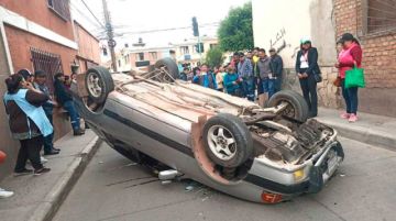 Un ebrio protagoniza vuelco  de campana en plena calle